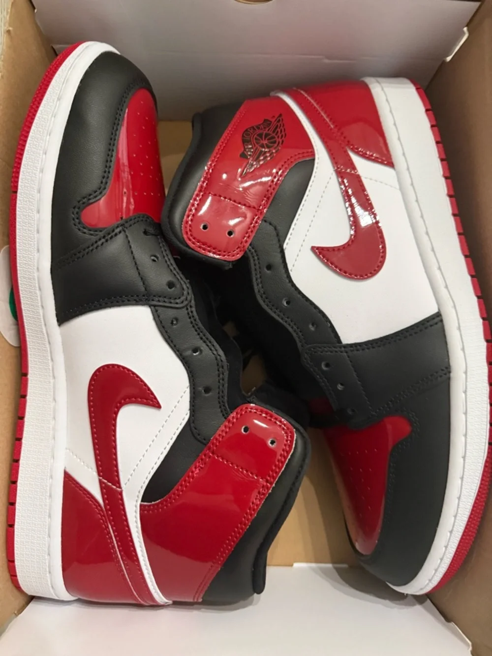 Jordan Men's Air Jordan 1 Mid Black/Red/White Athletic Shoes